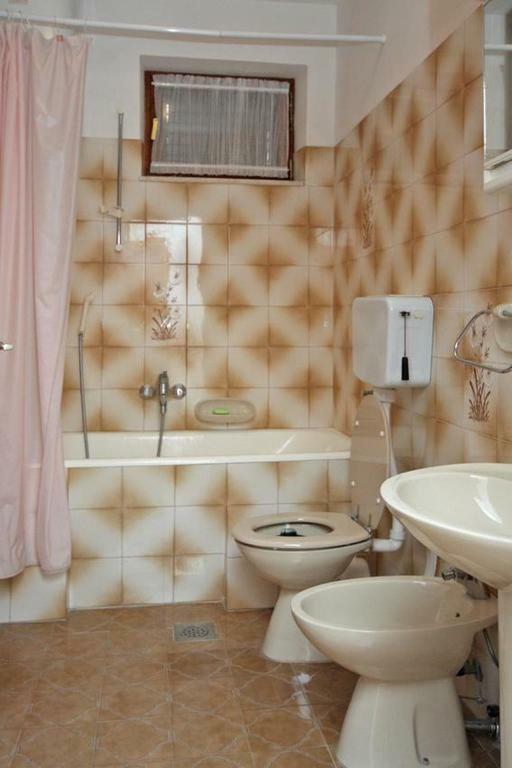 Apartmani Ujdur Omiš Eksteriør bilde